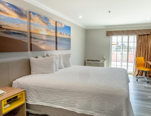 Days Inn by Wyndham Santa Monica image 24