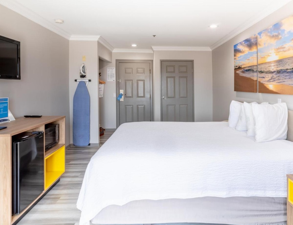 Days Inn by Wyndham Santa Monica